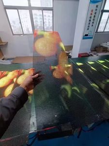 Película LED Holográfica 3D Transparente Flexible P20, Pantalla LED Publicitaria, Adhesivo para Vidrio, Pantalla LED Super Delgada para Ventanas de Vidrio - Product Image 3