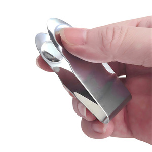 Acier inoxydable <span class=keywords><strong>Fraise</strong></span> Cerise Tomate Décortiqueur <span class=keywords><strong>De</strong></span> Fruits Extracteur <span class=keywords><strong>De</strong></span> Tige <span class=keywords><strong>De</strong></span> Fruits Cueilleur <span class=keywords><strong>De</strong></span> Feuilles Éplucheur Pince À Épiler Outils <span class=keywords><strong>De</strong></span> Cuisine - Product Image 2