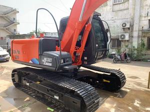 La taille moyenne 12 tonnes a utilisé la marque Hitachi EX120 EX130 EX135 du Japon d'excavatrice à vendre - Product Image 6