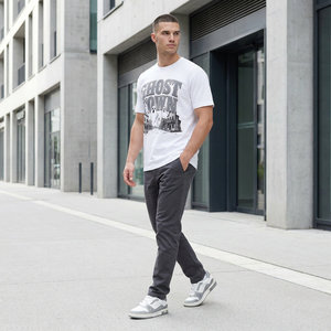 Camiseta de Manga Corta para Hombre, Corte Regular, Estampado Gráfico, Diseño Retro de Ciudad Fantasma, Estilo Occidental, Informal, de Algodón, OEM ODM - Product Image 2