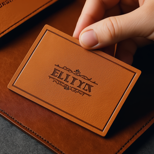 高品質カスタムラベル、エンボス加工印刷レザー衣料品ラベル、サステナブルジーンズパッチラベル（ロゴ入りレザーパッチ） - Product Image 1