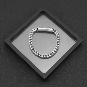 Pulsera de Cadena Gruesa con Diseño Geométrico de Nicho Popular 2026, Pulseras Unisex Vintage de Acero de Titanio Personalizadas, Joyería de Moda - Product Image 5