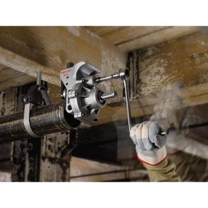 Máquina portátil para ranurar tuberías Ridgid 975 de 1/2 a 6 pulgadas para acero al carbono, montaje manual o con accionamiento eléctrico. - Product Image 4