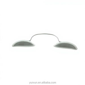 Lunettes de protection pour patients destinées aux traitements au laser, avec un design métallique élégant et une couverture spectrale complète - Product Image 6