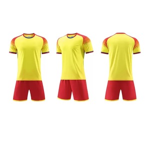 Maglia da Calcio Retrò Personalizzata 2026, Design Classico Club Europeo, Mbappe Ronaldo, 100% Poliestere Traspirante ad Asciugatura Rapida, Estiva - Product Image 4