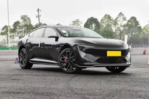 Nuevo <span class=keywords><strong>Avatr</strong></span> <span class=keywords><strong>2</strong></span> 2026, Edición Eléctrica Pura 12 Max 4WD, Auto de Rango Extendido 2025, Precios de Autos Híbridos Nuevos en China - Product Image 3