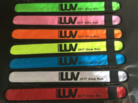 Bracelets LED numériques imperméables de haute qualité avec impression numérique et lumière hautement réfléchissante pour la course à pied, bracelet de bras personnalisé avec logo
