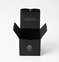 Boîte d'emballage en carton noir avec feuille d'or personnalisée, logo personnalisé sur le carton