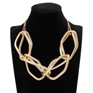 Collar de cadena gruesa geométrica dorada para mujer, joyería de moda para fiesta, diseño hexagonal de aleación de zinc - Product Image 1