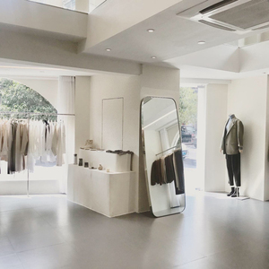 Arc avec bras surdimensionné en alliage <span class=keywords><strong>d</strong></span>'aluminium, miroir de corps complet sur pied pour <span class=keywords><strong>magasin</strong></span> de vêtements, vente directe <span class=keywords><strong>d</strong></span>'<span class=keywords><strong>usine</strong></span> - Product Image 4