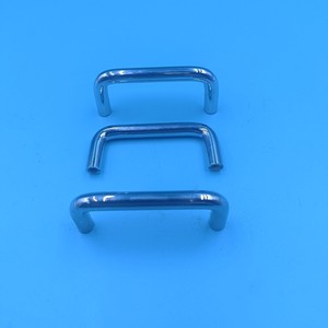 Poignées de meuble en acier inoxydable, forme barre, chromées, design minimaliste pour armoires et meubles - Product Image 4