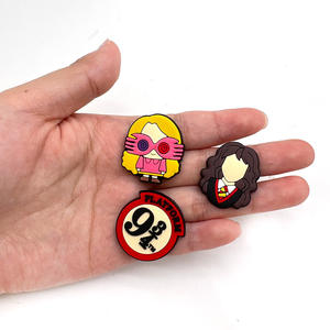 Vente directe d'usine de breloques décoratives en PVC pour chaussures, série <span class=keywords><strong>Harry</strong></span> <span class=keywords><strong>Potter</strong></span>, vente en gros pour breloques de sabots - Product Image 4