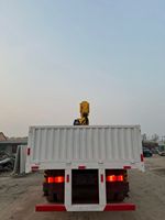 Truk Crane Isuzu 16 ton dan Crane Sany yang diekspor memiliki kapasitas angkat 16 ton dan tinggi 24 meter.