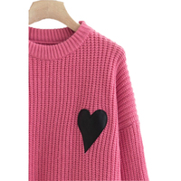 Vente en gros de robe d'école tricotée personnalisée à col rond et à épaules dénudées avec broderie en forme de cœur robe pull en coton acrylique pour femmes