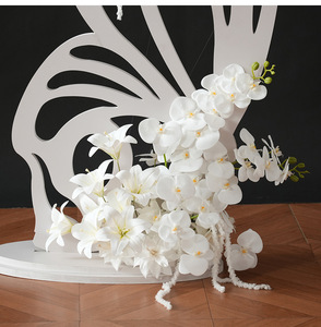 OBO Lussuoso Centrotavola Floreale a Cascata di Gigli Bianchi in Seta Artificiale per Matrimoni, Corridoi, Banchetti e Decorazioni per Hotel - Product Image 5