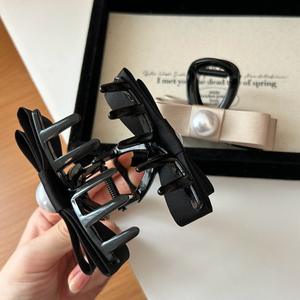 Nueva tela de seda perlada, Clip de tiburón mediano, tela Vintage francesa, lazo, pinza para el pelo, temperamento de moda, accesorio de belleza para mujer - Product Image 4