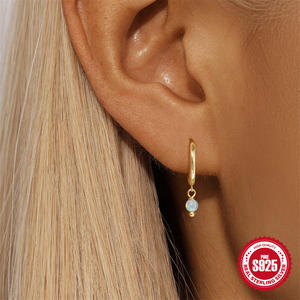 أطقم مجوهرات عصرية من الفضة الإسترلينية طقم قلادة وأقراط طواق بسيطة للنساء - Product Image 3