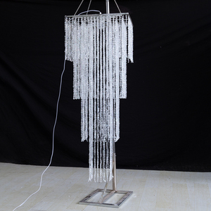 Luckygoods LDJ812 Lampadario in Acrilico con Perline, Decorazione per Matrimoni, Luce a Effetto Cristallo a Più Livelli per Sfondo Cerimonia - Product Image 1