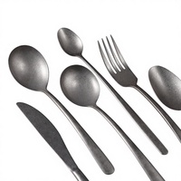 Yolecen Vintage – Ensemble de couverts de luxe léger rétro (couteau à steak, fourchette, cuillère) et baguettes anciennes en acier inoxydable 304 – Cuillère à dessert professionnelle