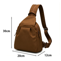 Sac à dos bandoulière en tissu solide, sac de transport multifonctionnel pour hommes et femmes, sac de poitrine pour le voyage en extérieur et le rangement quotidien
