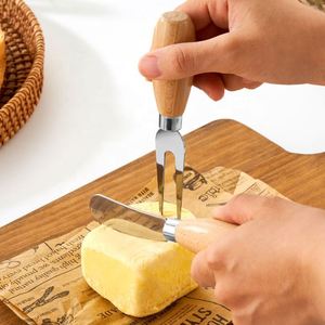 Prensa de ajo mini de acero inoxidable con mango de madera, cuchillo para mantequilla y juego de tenedores para frutas - Product Image 4