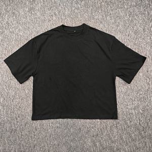 Vêtements de rue écologiques en gros, logo personnalisé, 100% coton, fil teint, tricot vintage, surdimensionné, imprimé de dessins animés, coupe courte - Product Image 4