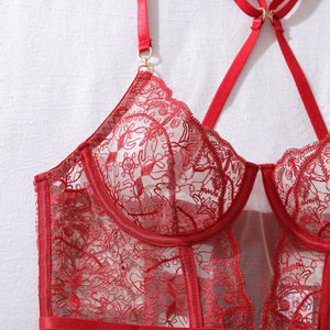 <span class=keywords><strong>Set</strong></span> di Lingerie di Lusso in Pizzo Rosso con Bretelle - Corsetto Floreale Trasparente e Perizoma Abbinato - Product Image 4