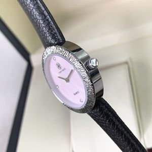 Reloj de mujer con correa de cuero a la moda, superficie de concha, elegante y con estilo, estilo sencillo. - Product Image 3