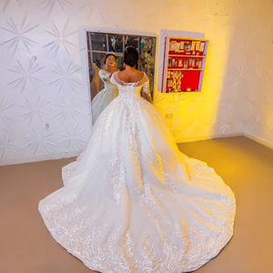 Nuevo Vestido de Novia de Algodón Cristalino Transfronterizo 2025, Cintura Media, Manga Larga, Encaje Blanco, Estilo Francés, Hombros Descubiertos, Corte Catedral - Product Image 3