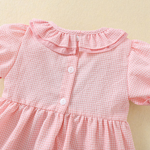 Nuovi Vestiti Estivi 2026 per Bambine in Cotone Traspirante, Stile Principessa con Ricamo a Fragola e Gonna a Quadri - Product Image 4
