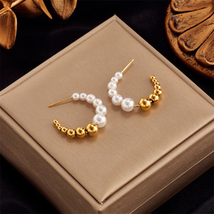 Boucles d'oreilles créoles colorées de luxe léger pour femme, inaltérables, avec perles, accessoires et composants de bijoux sophistiqués - Product Image 1