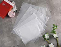 Sac à fermeture éclair givré en PE/PVC imprimé sur mesure, recyclable, épaisseur 0,1 mm, réutilisable, impression par gravure pour vêtements et emballages de voyage