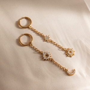 Boucles d'oreilles pendantes en strass étoile et lune, clous en acier inoxydable doré pour femmes, bijoux de fête - Product Image 4