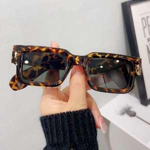 OEM nueva <span class=keywords><strong>moda</strong></span> gafas <span class=keywords><strong>de</strong></span> sol <span class=keywords><strong>de</strong></span> <span class=keywords><strong>cara</strong></span> <span class=keywords><strong>redonda</strong></span> <span class=keywords><strong>para</strong></span> mujeres y hombres verano UV <span class=keywords><strong>lentes</strong></span> polarizadas PC Marco en línea estilo <span class=keywords><strong>de</strong></span> celebridad 3709 - Product Image 3