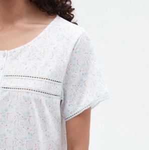 Camicia <span class=keywords><strong>da</strong></span> <span class=keywords><strong>Notte</strong></span> Classica <span class=keywords><strong>da</strong></span> Donna Taglie Forti, Traspirante, <span class=keywords><strong>con</strong></span> Collo Tondo, Sexy, <span class=keywords><strong>con</strong></span> Bordi in Pizzo, <span class=keywords><strong>Maniche</strong></span> <span class=keywords><strong>Corte</strong></span>, Lunghezza al Ginocchio, <span class=keywords><strong>con</strong></span> <span class=keywords><strong>Bottoni</strong></span> - Product Image 6