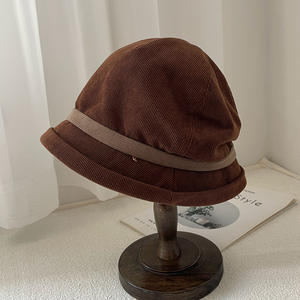 Gorro de pescador vintage versátil para otoño e invierno con aislamiento de pana y protección para las orejas - Product Image 5