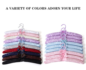 Venta caliente Navidad satén acolchado tela percha para vestido de boda percha Hotel percha - Product Image 5