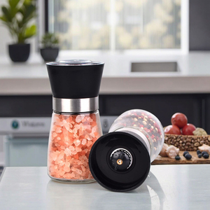 Vente en gros de flacons en plastique carrés de 100 ml, flacons vides pour sel et poivre avec outil d'assaisonnement aux épices - Product Image 4