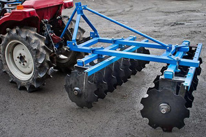 Herse à disques légère à attelage 3 points pour l'agriculture – Outil <span class=keywords><strong>de</strong></span> travail <span class=keywords><strong>du</strong></span> sol efficace et durable pour les petites et moyennes exploitations agricoles - Product Image 6