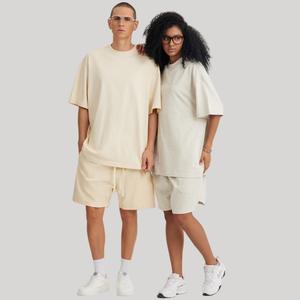 T-shirt uni à manches courtes en coton épais pour hommes, col rond de luxe à imprimé bouffant et logo personnalisé - Product Image 2