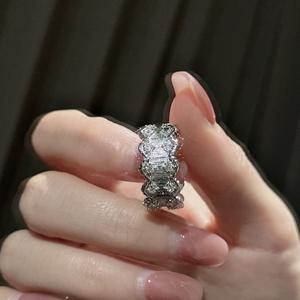 แหวนเงินแท้ S925 ประดับเพชรซิคอนแบบไมโครอินเลย์ ดีไซน์เรียบง่ายโรแมนติกสไตล์ยุคกลาง ลายวินเทจแบบเปิดจากจีน - Product Image 4