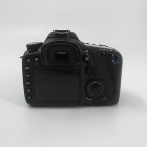 Appareil photo reflex numérique <span class=keywords><strong>Canon</strong></span> <span class=keywords><strong>7D</strong></span> + objectif 18-135 IS d'occasion, vidéo 1080P, capteur CMOS APS-C 18MP, appareil photo <span class=keywords><strong>Canon</strong></span> <span class=keywords><strong>7D</strong></span> entièrement fonctionnel. - Product Image 4