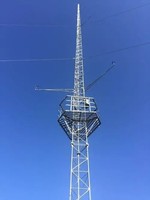 Tour d'antenne de télécommunications monopôle autoportante durable, galvanisée à chaud, étanche, transmission de signal haute tension