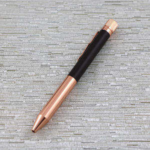 Stylos à bille promotionnels multifonctionnels en plastique de luxe, élégants, en or rose torsadé, avec logo personnalisé noir - Product Image 1