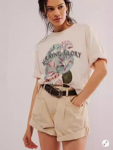 Maglietta da donna 2025 estate nuova t-shirt retrò europa con fiori stampati a forma di frutta Oversize - Product Image 5