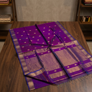 Sari Maheshwari Lotus Buta en coton et soie, tissé à la main, avec un drapé élégant de créateur, pour femmes, pour les fêtes et les mariages. - Product Image 1