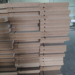 عينة مطلية بقوالب Mdf من خشب الصنوبر الأبيض ، قوالب ديكور داخلي حديثة ، قولبة قاعدية مقاومة للماء - Product Image 6