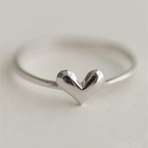 Anello decorativo giapponese coreano a forma di cuore, ornamento minimalista e dolce per l'uso quotidiano, per donne che si spostano ogni giorno. - Product Image 1
