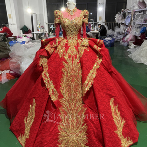 XS251 ชุดราตรีมุสลิมสีแดงแขนยาวมีสไตล์พร้อมลูกไม้สีทอง - Product Image 2