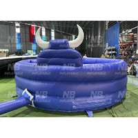 Jeu de taureau noir mécanique gonflable de taureau de rodéo commercial de carnaval populaire pour des adultes jeu gonflable passionnant d'équitation de taureau